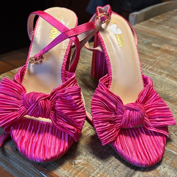 Vibrant Pink Bow Heels - Picture 2 of 5